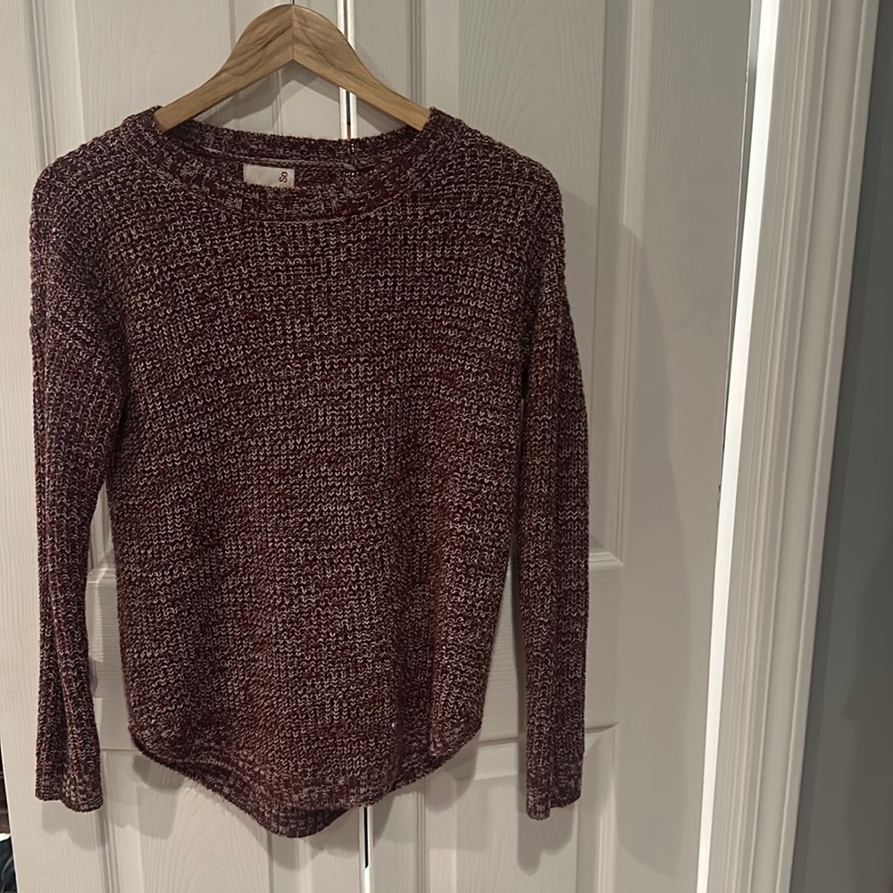 Burgundy knitted sweater